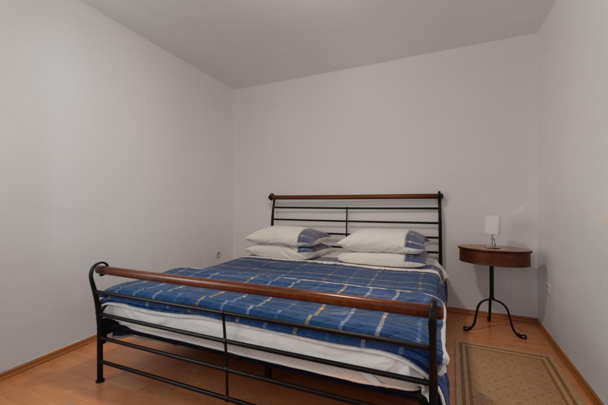 Galatea Apartments - Town Centre With Free Parking บาชกาโวดา ห้อง รูปภาพ