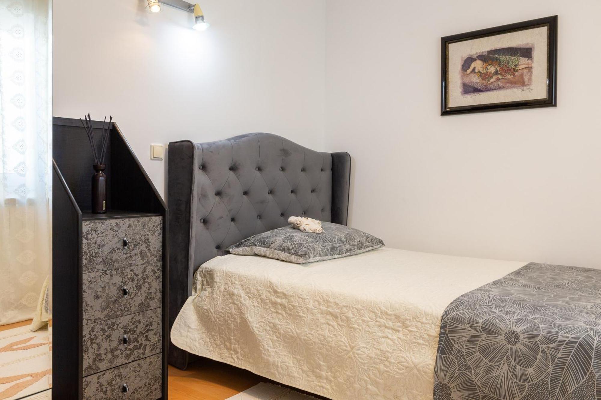Galatea Apartments - Town Centre With Free Parking บาชกาโวดา ภายนอก รูปภาพ