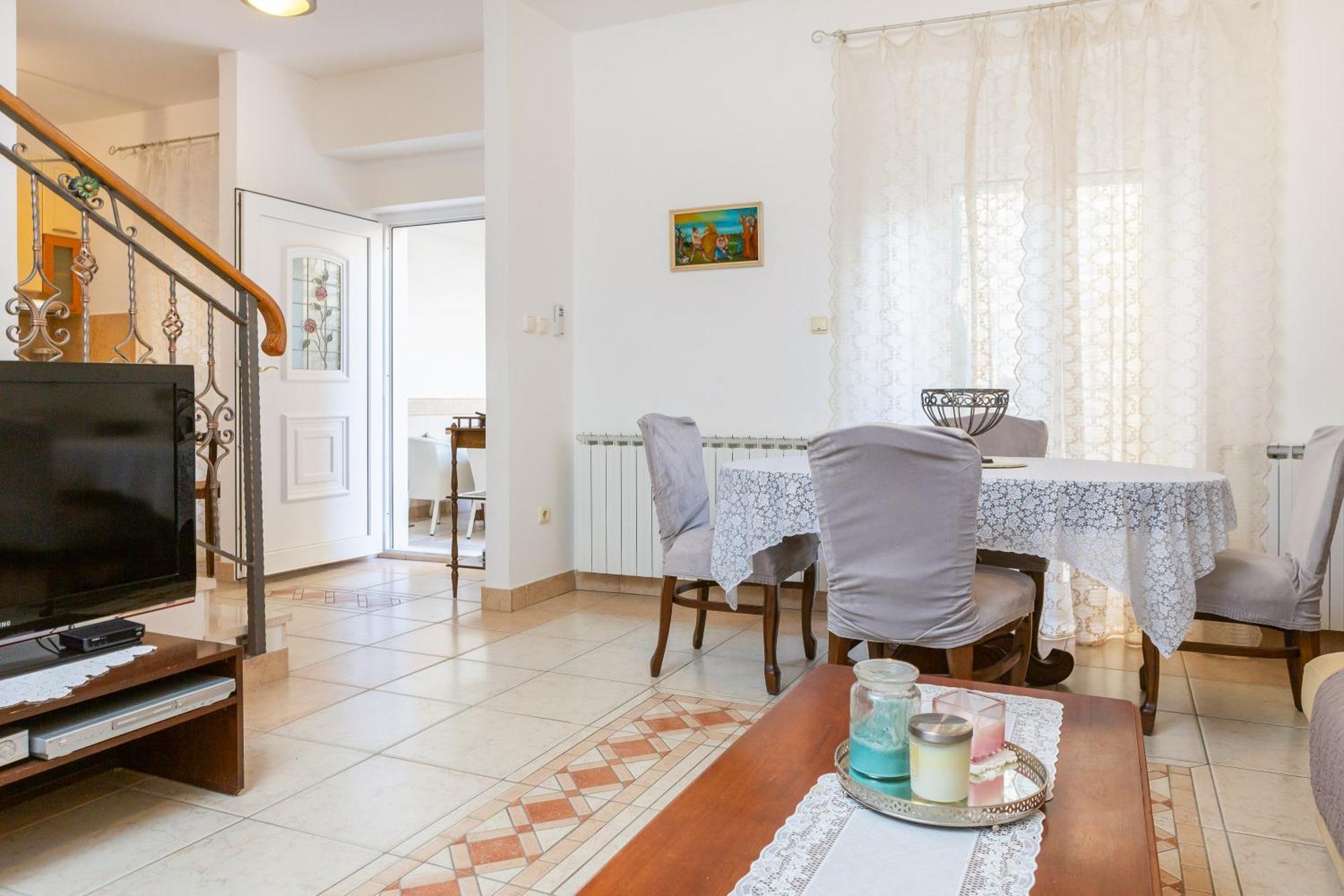 Galatea Apartments - Town Centre With Free Parking บาชกาโวดา ภายนอก รูปภาพ
